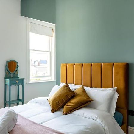 Stylish Beachfront Apartment, Sweeping Ocean Views And Luxury Touches Herne Bay Bagian luar foto