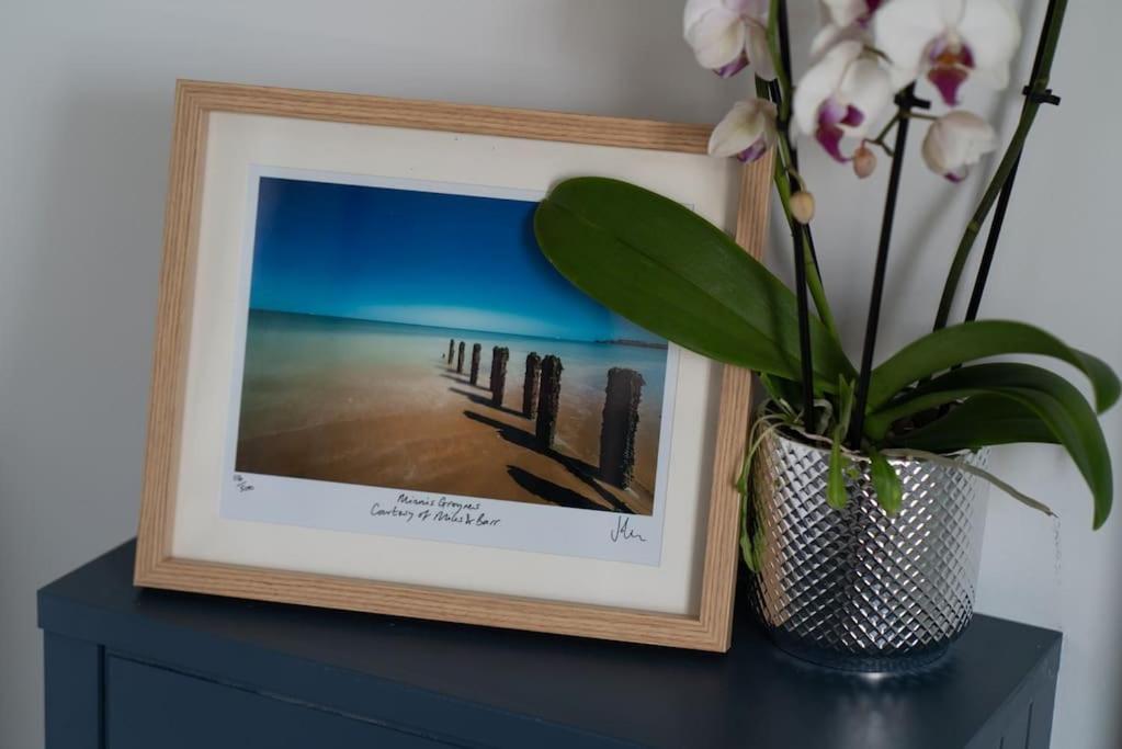 Stylish Beachfront Apartment, Sweeping Ocean Views And Luxury Touches Herne Bay Bagian luar foto