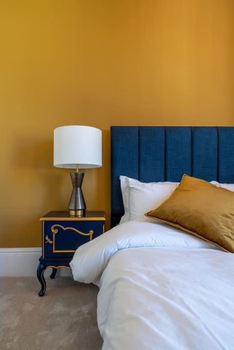 Stylish Beachfront Apartment, Sweeping Ocean Views And Luxury Touches Herne Bay Bagian luar foto