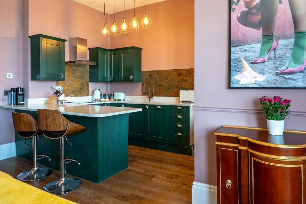 Stylish Beachfront Apartment, Sweeping Ocean Views And Luxury Touches Herne Bay Bagian luar foto