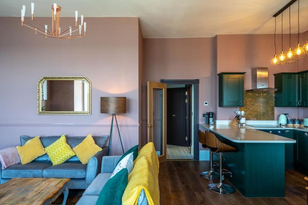 Stylish Beachfront Apartment, Sweeping Ocean Views And Luxury Touches Herne Bay Bagian luar foto