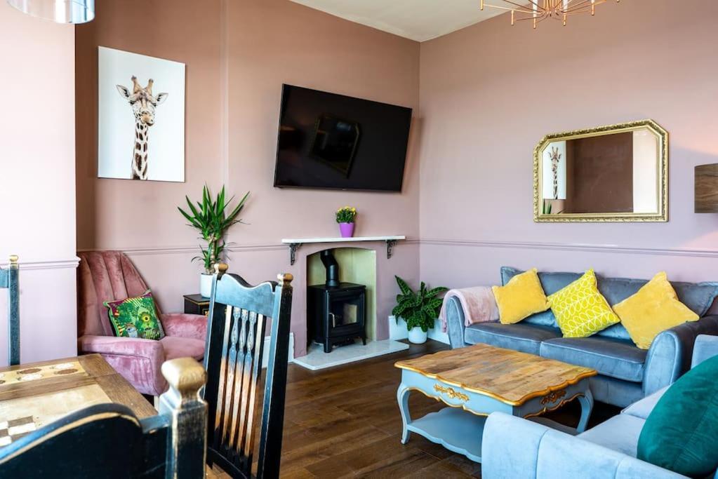 Stylish Beachfront Apartment, Sweeping Ocean Views And Luxury Touches Herne Bay Bagian luar foto