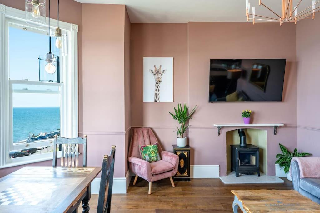 Stylish Beachfront Apartment, Sweeping Ocean Views And Luxury Touches Herne Bay Bagian luar foto