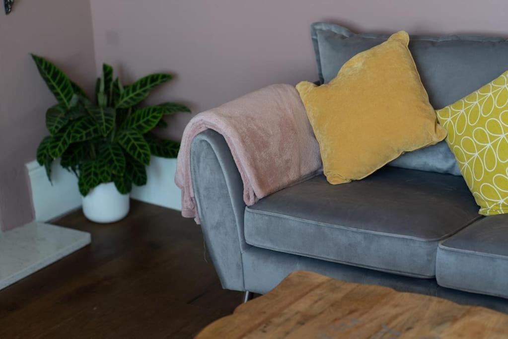 Stylish Beachfront Apartment, Sweeping Ocean Views And Luxury Touches Herne Bay Bagian luar foto