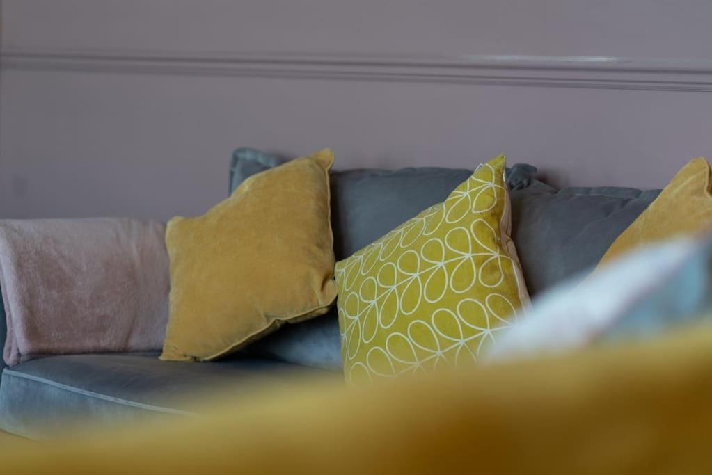 Stylish Beachfront Apartment, Sweeping Ocean Views And Luxury Touches Herne Bay Bagian luar foto