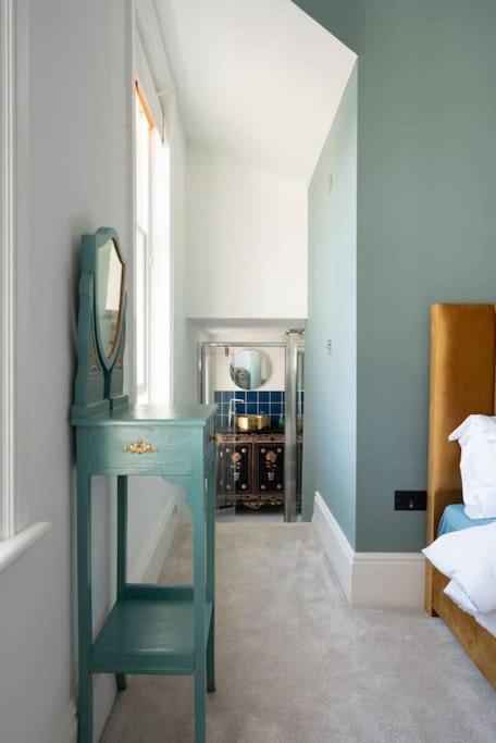 Stylish Beachfront Apartment, Sweeping Ocean Views And Luxury Touches Herne Bay Bagian luar foto