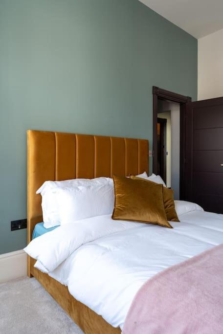 Stylish Beachfront Apartment, Sweeping Ocean Views And Luxury Touches Herne Bay Bagian luar foto