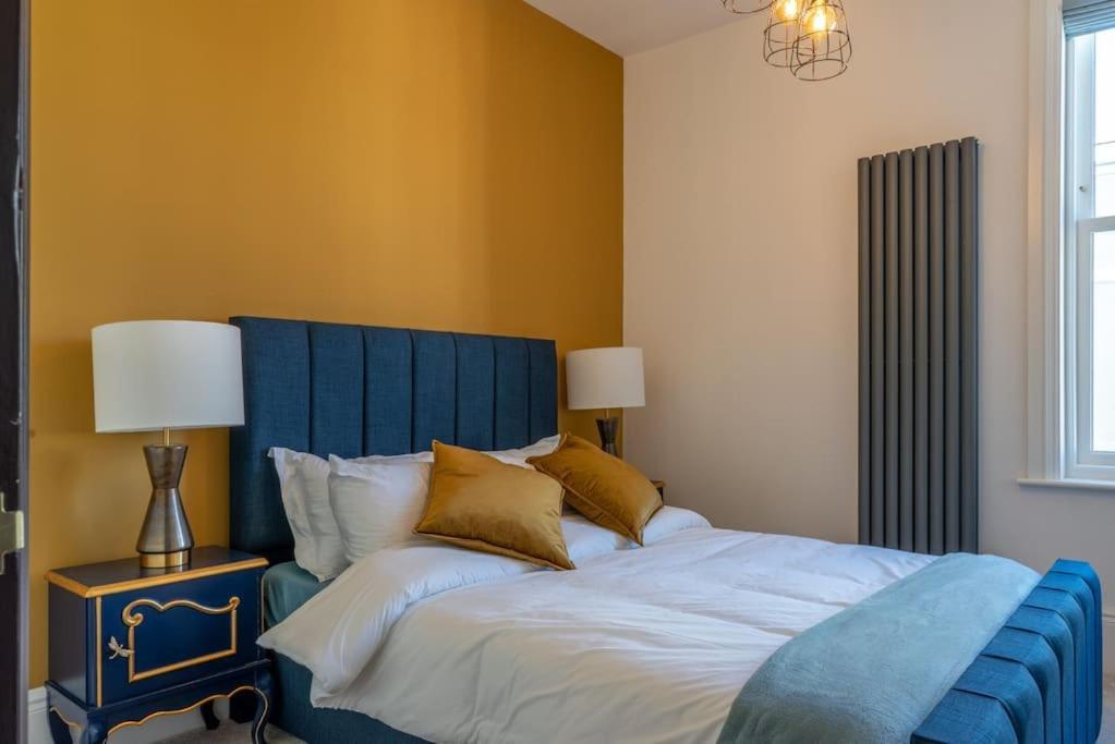 Stylish Beachfront Apartment, Sweeping Ocean Views And Luxury Touches Herne Bay Bagian luar foto